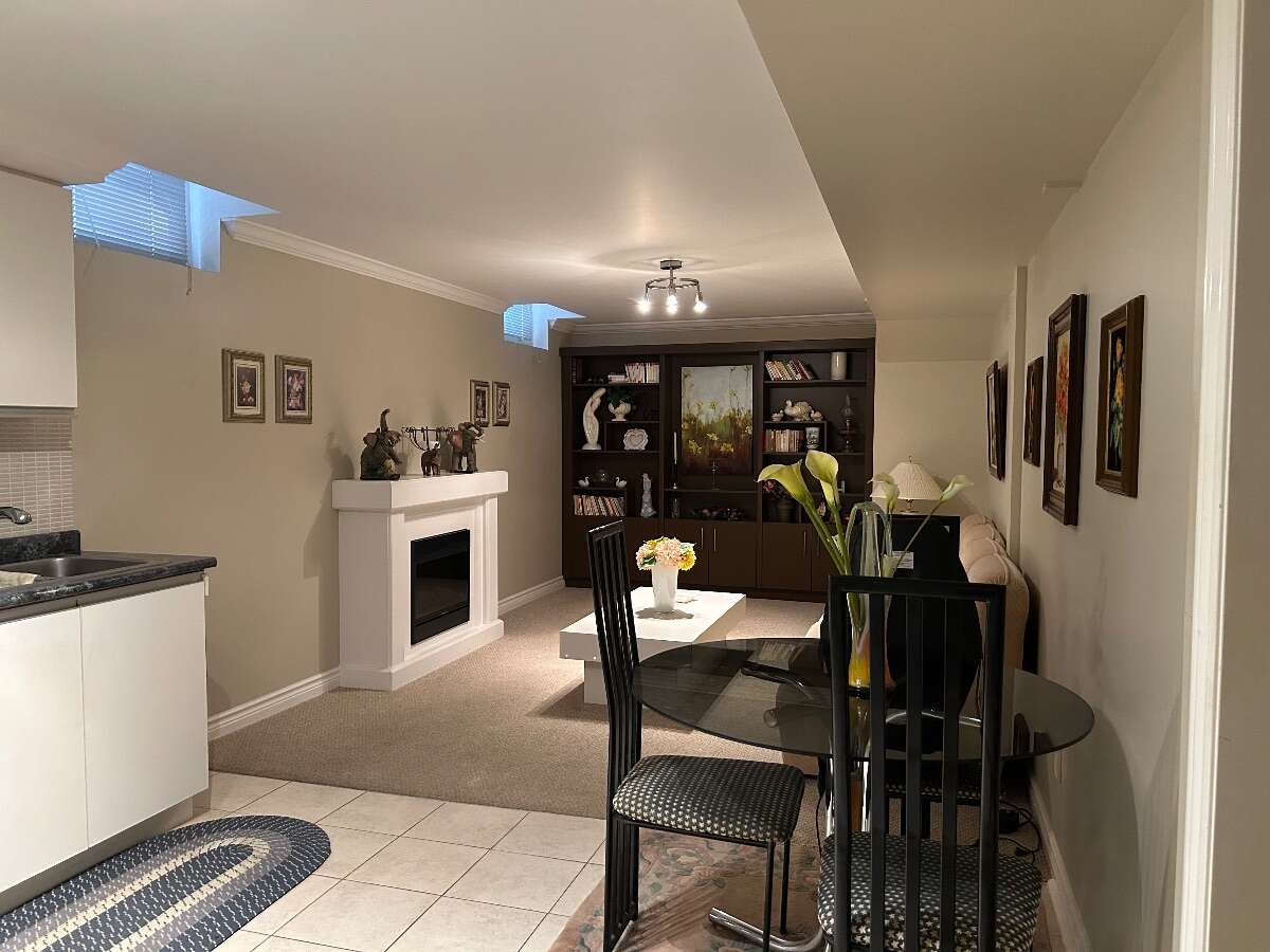 Bright 4 bedroom home in hub of Woodbridge