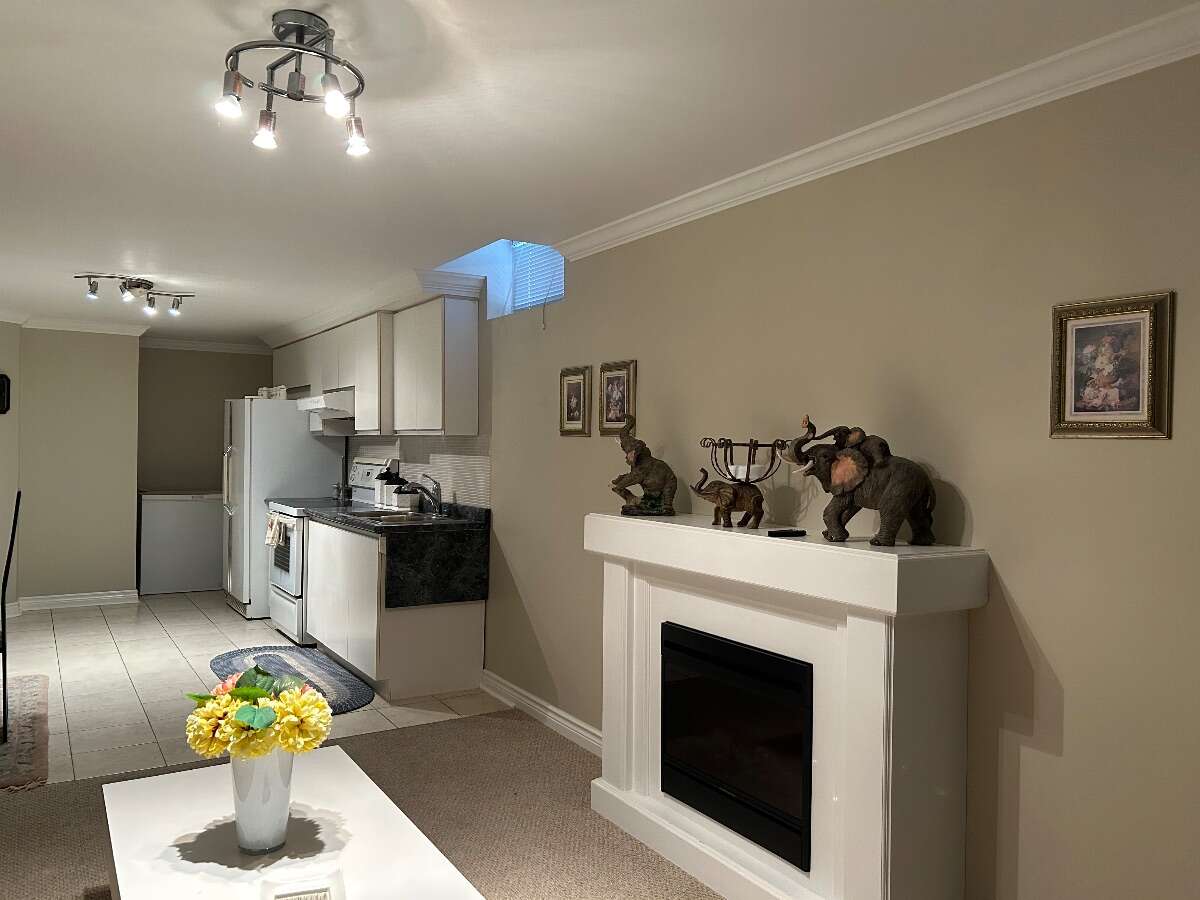 Bright 4 bedroom home in hub of Woodbridge