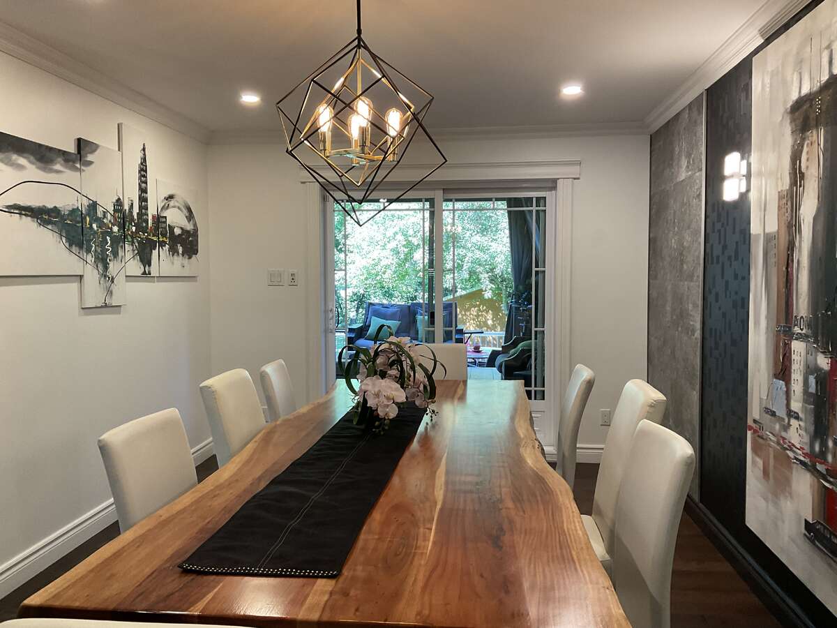 “Elegant Dining Room  – Bright and Inviting”