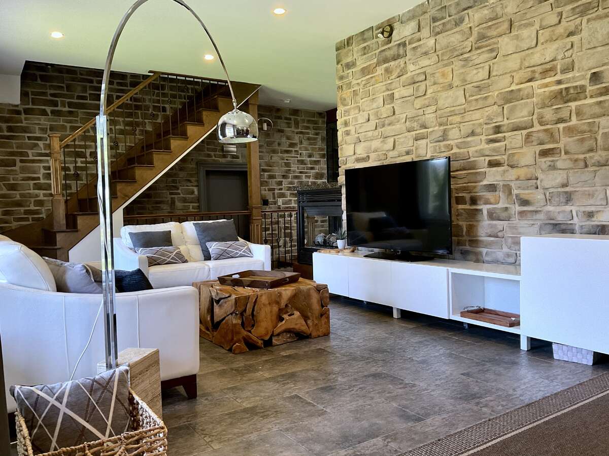 “Entrance Hall – Elegant and Inviting”