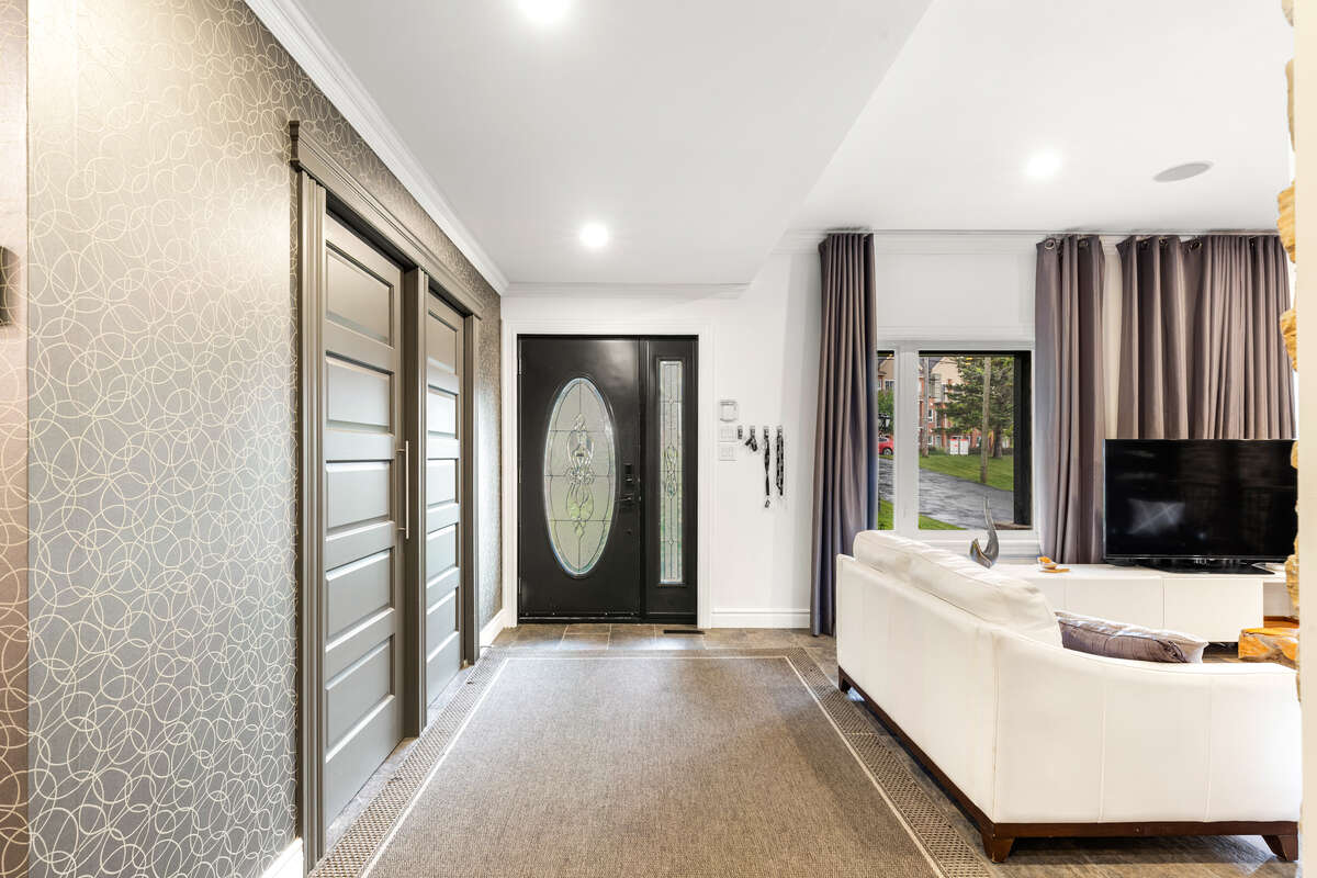 “Entrance Hall – Elegant and Inviting”