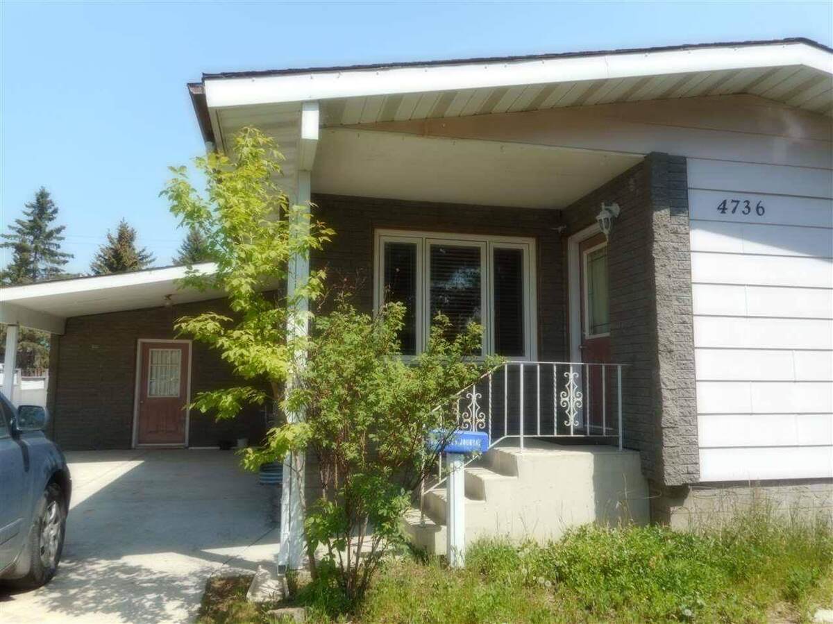 House / Bungalow For Sale in Tofield, AB - 2+2 bed, 1.5 bath