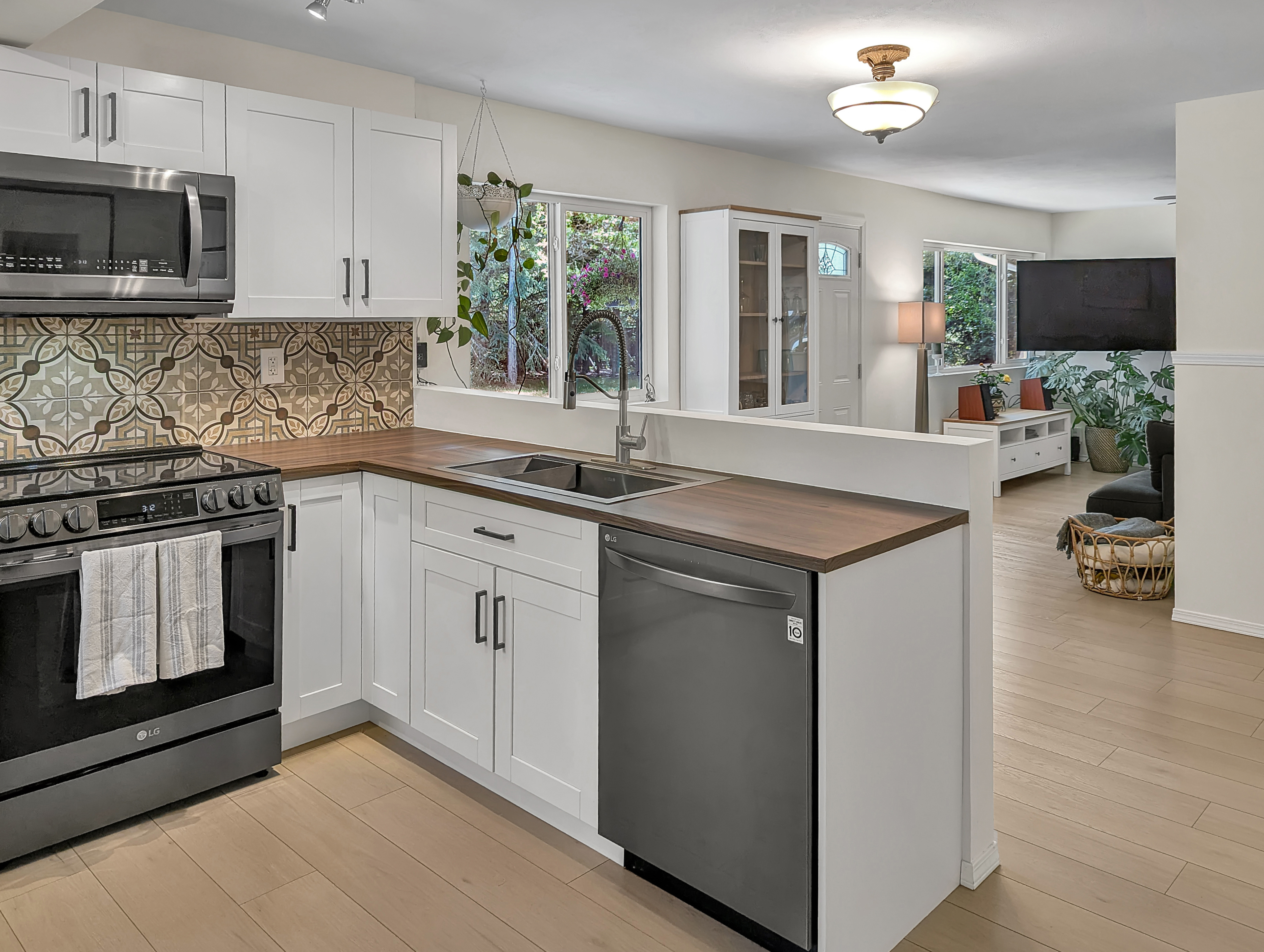 Two Detached Homes on a Private 1-Acre Property