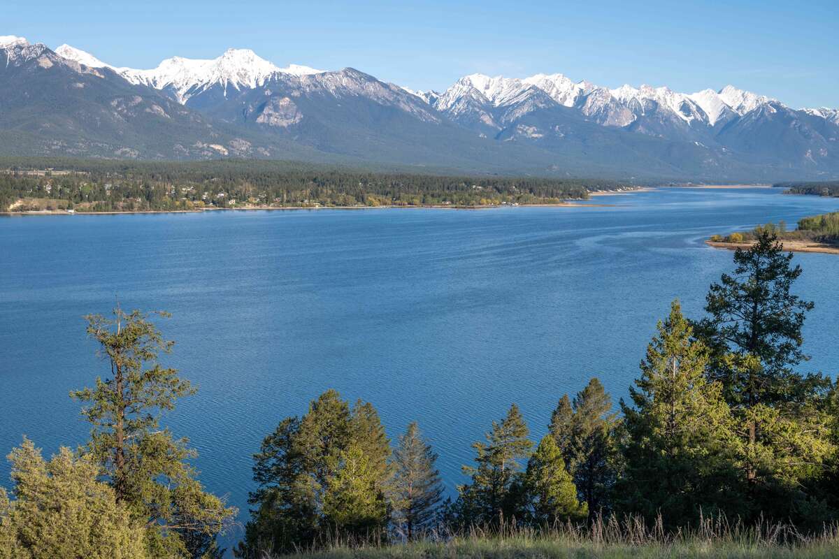 Breathtaking Lakeview Acreage