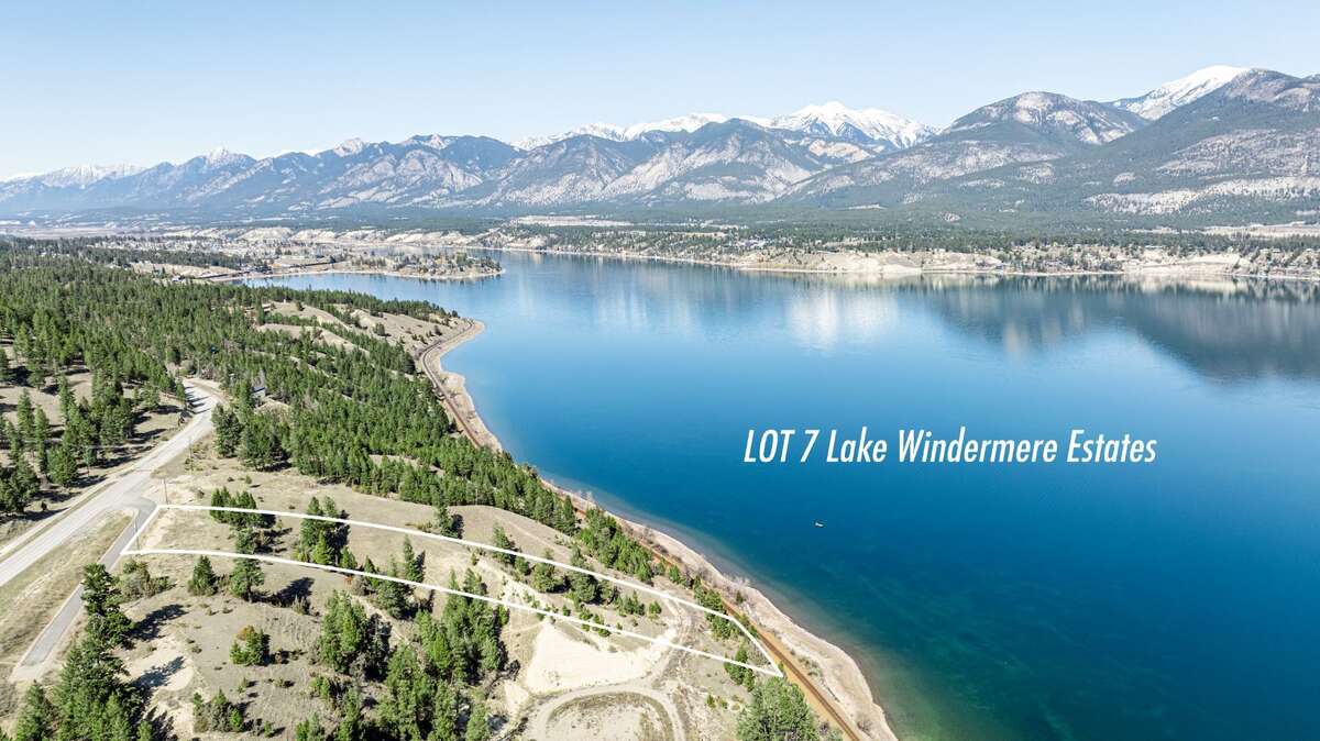 Breathtaking Lakeview Acreage
