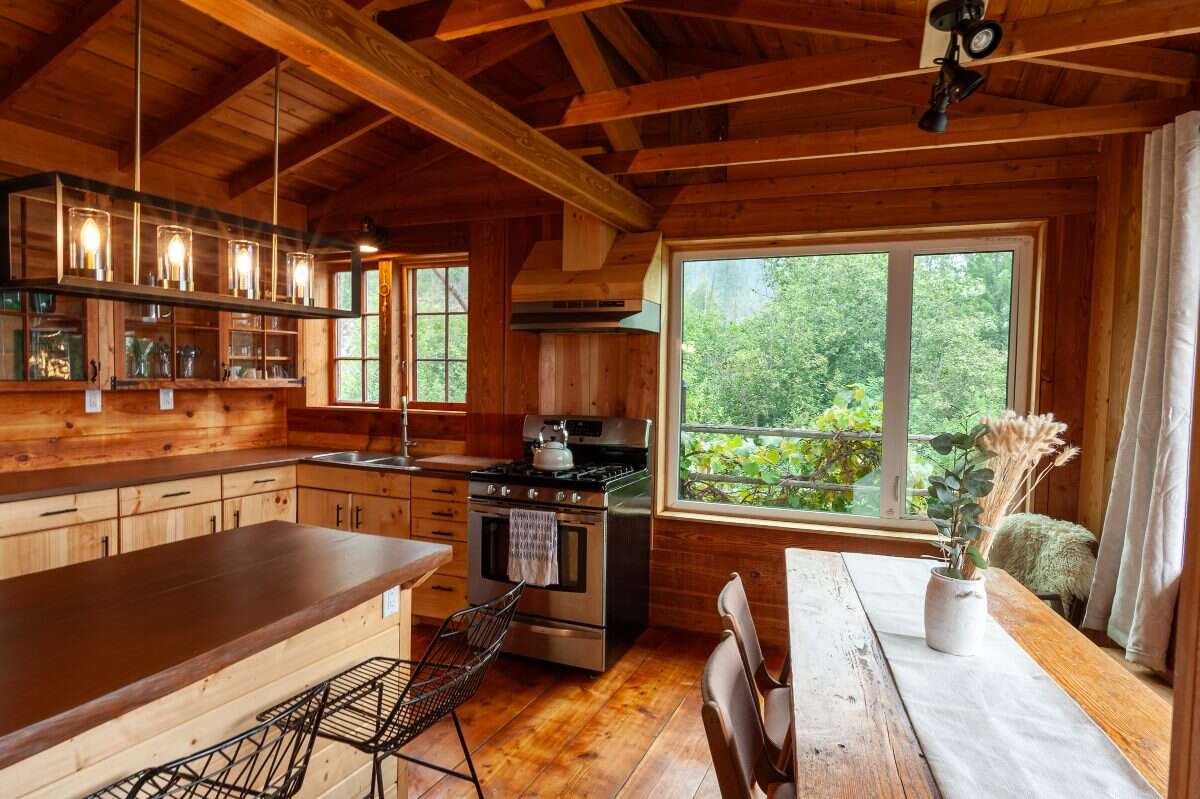 60 Private Acres Overlooking the Arrow Lakes