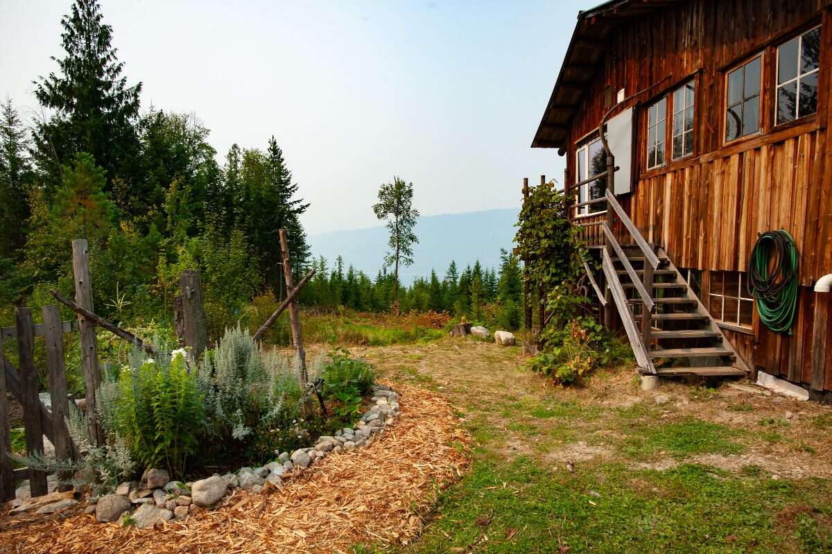 60 Private Acres Overlooking the Arrow Lakes