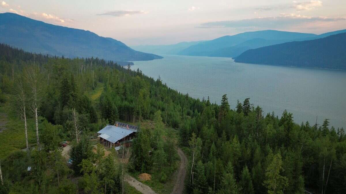 60 Private Acres Overlooking the Arrow Lakes