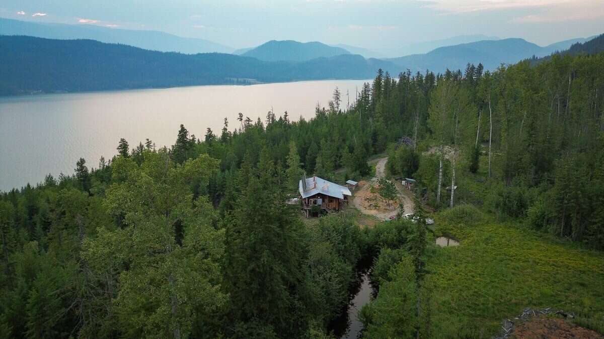 60 Private Acres Overlooking the Arrow Lakes