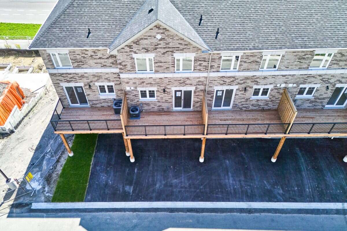 Move-In Ready 3-Bedroom Townhome in Newcastle