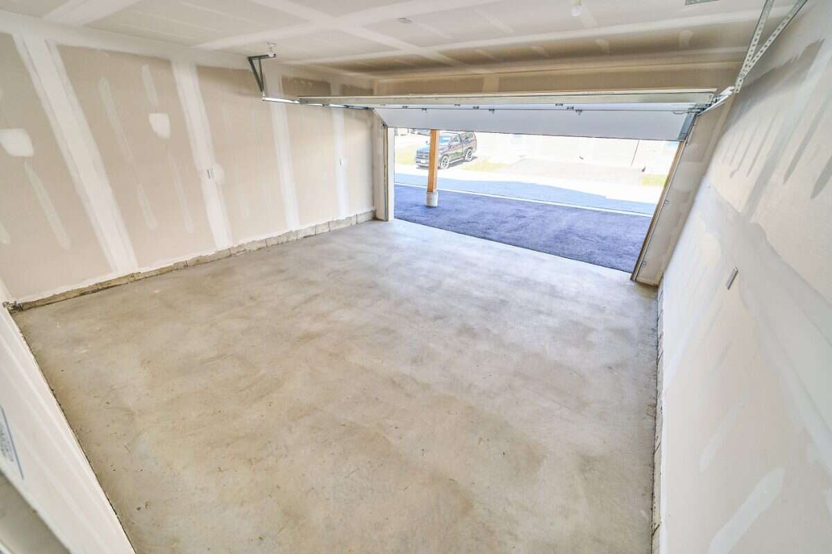Move-In Ready 3-Bedroom Townhome in Newcastle