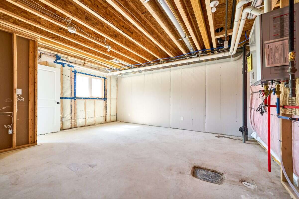 Move-In Ready 3-Bedroom Townhome in Newcastle