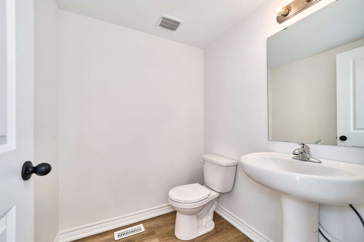 Move-In Ready 3-Bedroom Townhome in Newcastle