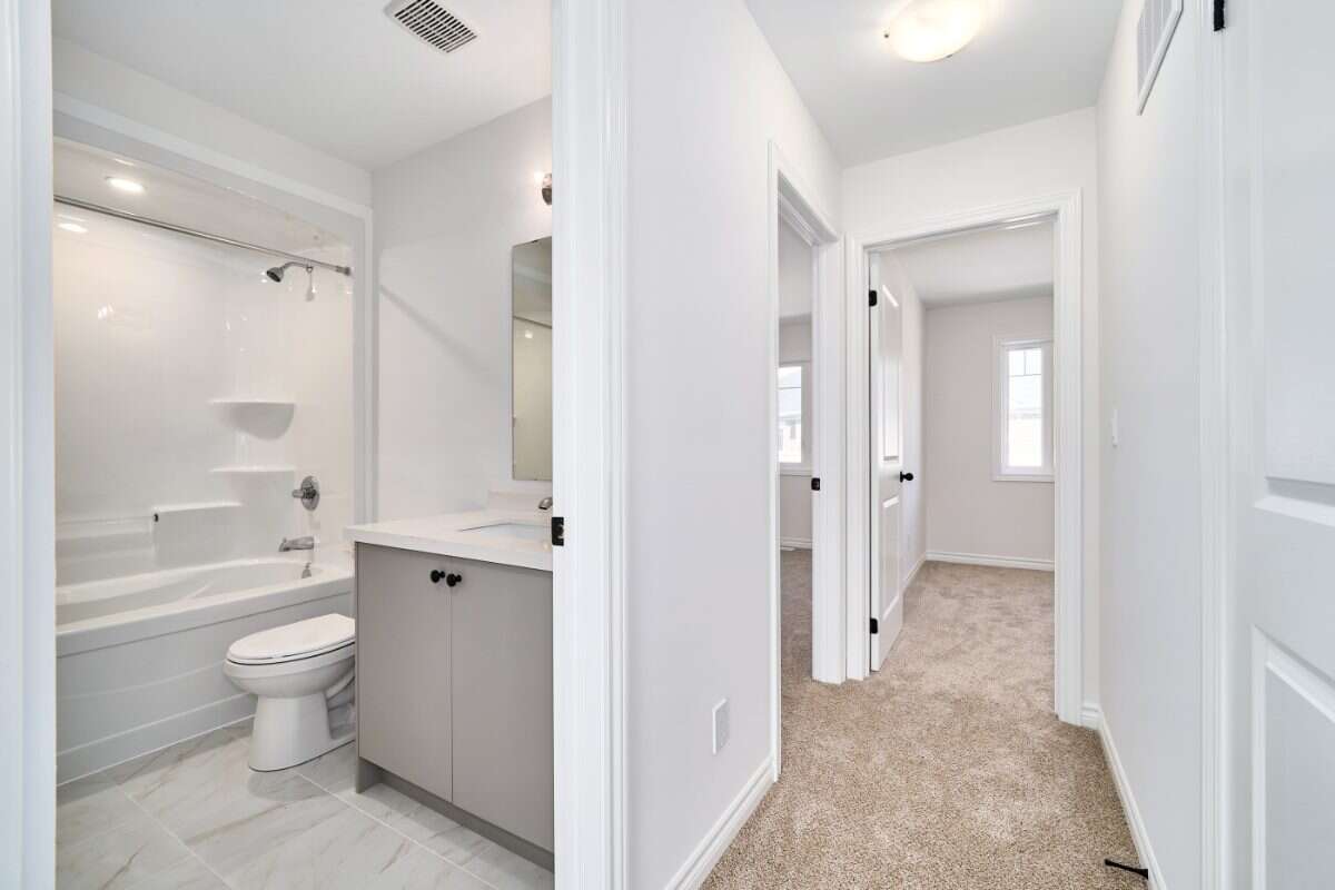 Move-In Ready 3-Bedroom Townhome in Newcastle