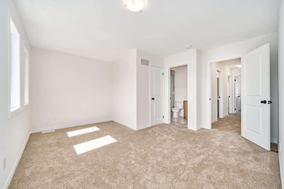Move-In Ready 3-Bedroom Townhome in Newcastle