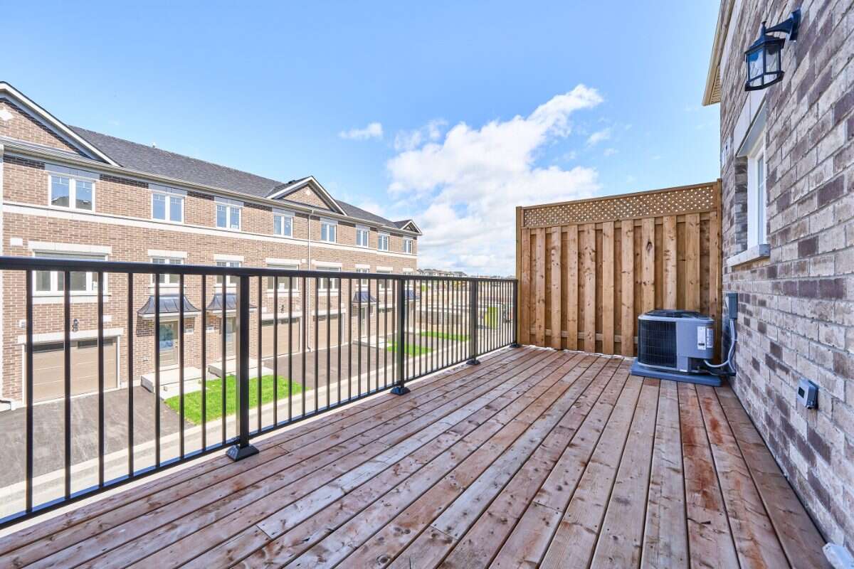 Move-In Ready 3-Bedroom Townhome in Newcastle