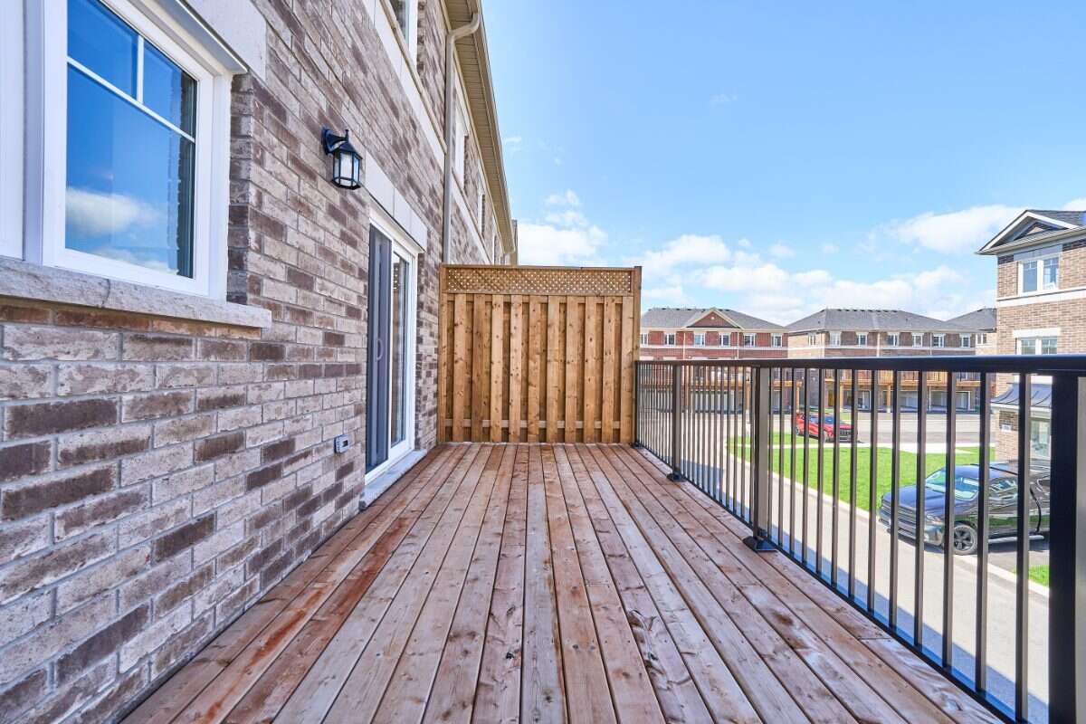 Move-In Ready 3-Bedroom Townhome in Newcastle