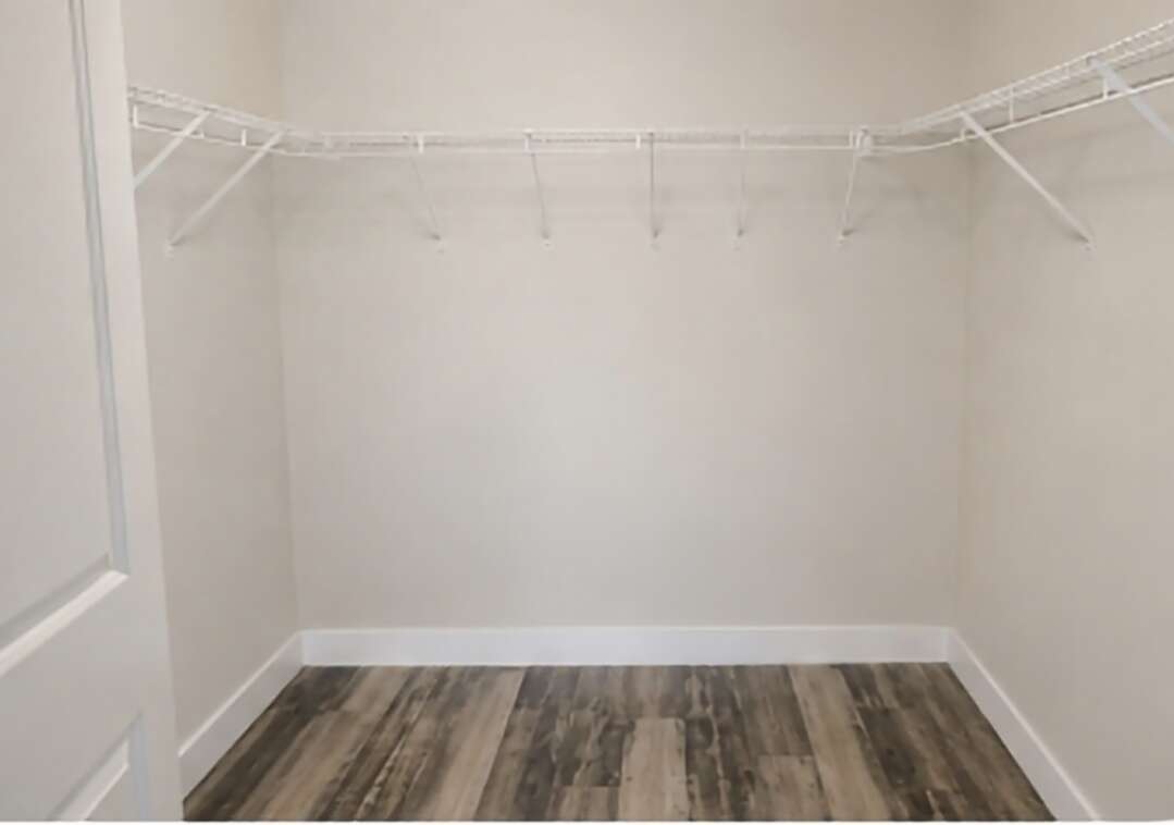 Turn-key 3 Bed 2 Bath 2021  16x68  Mini Home