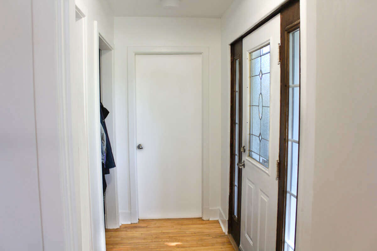 Front foyer with plenty of space to hang jackets and coats.