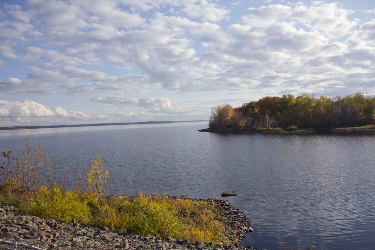 Nearby Grand Lake scenery and recreation close to the property.