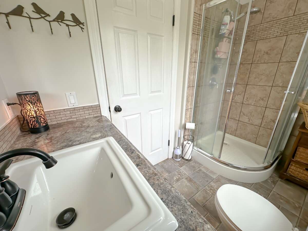  Bright 4-Bed Custom Estate on 17 Private Acres 