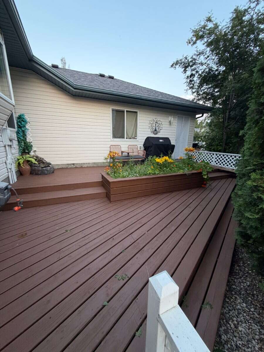 Beautifully Maintained Bungalow/ Small Town Living