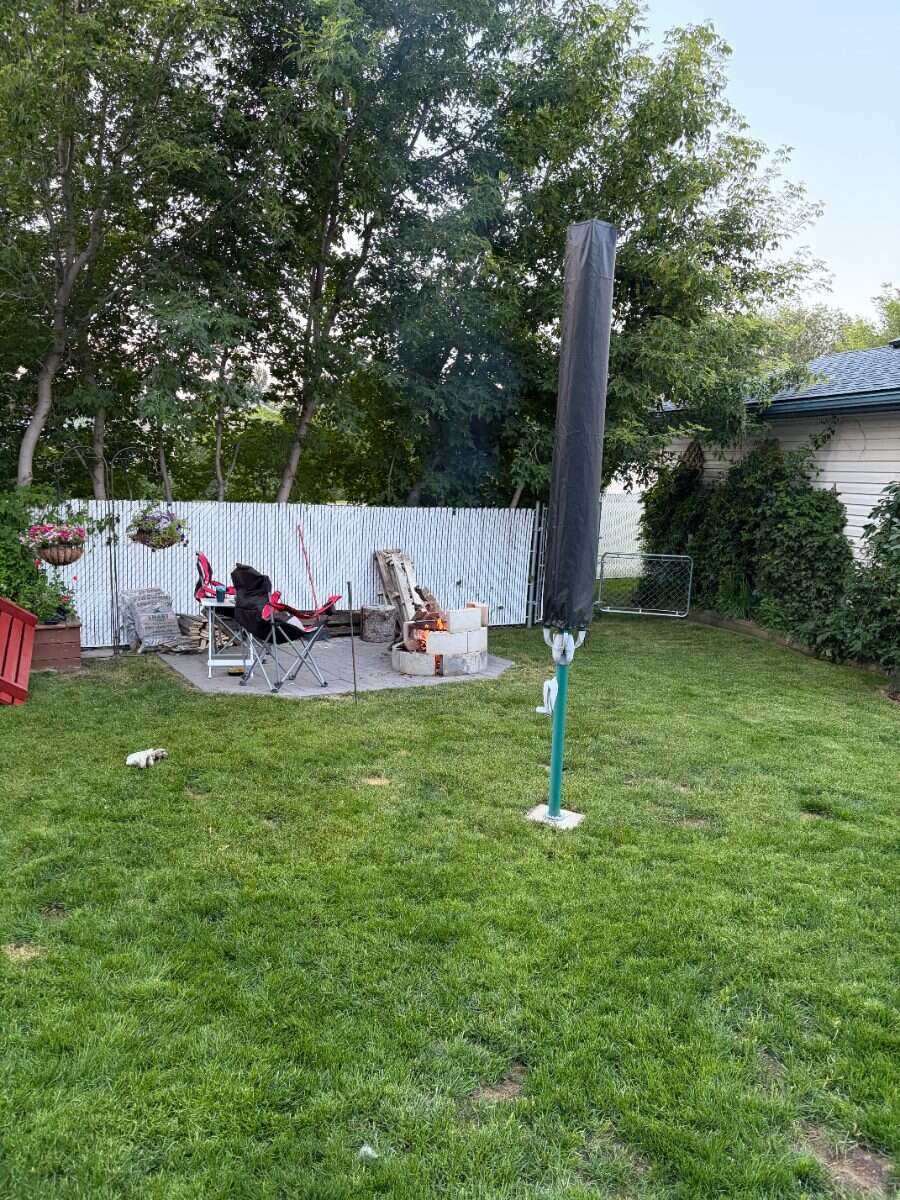 Beautifully Maintained Bungalow/ Small Town Living