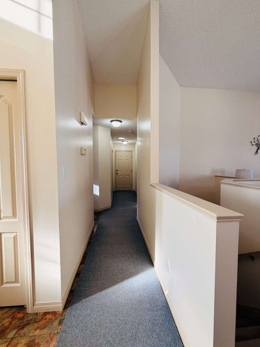 Beautifully Maintained Bungalow/ Small Town Living