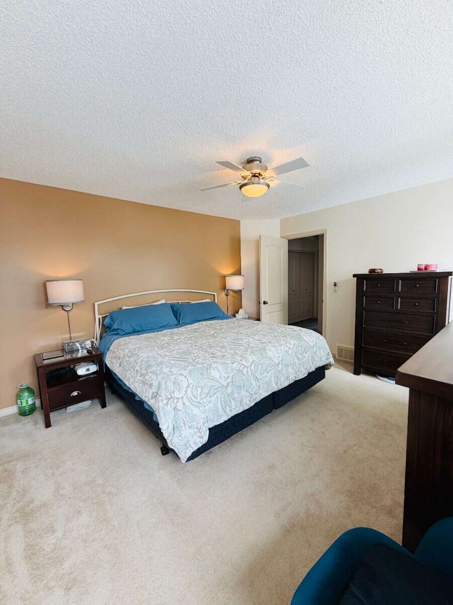 Beautifully Maintained Bungalow/ Small Town Living