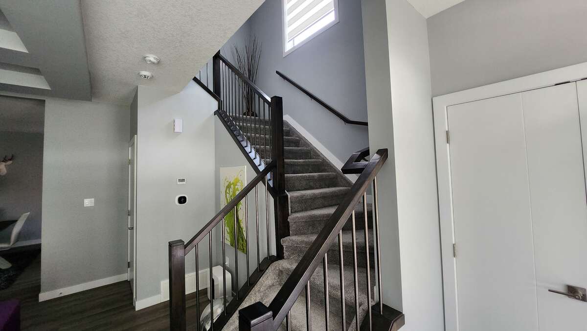 4th bedroom / den complete w/ closet