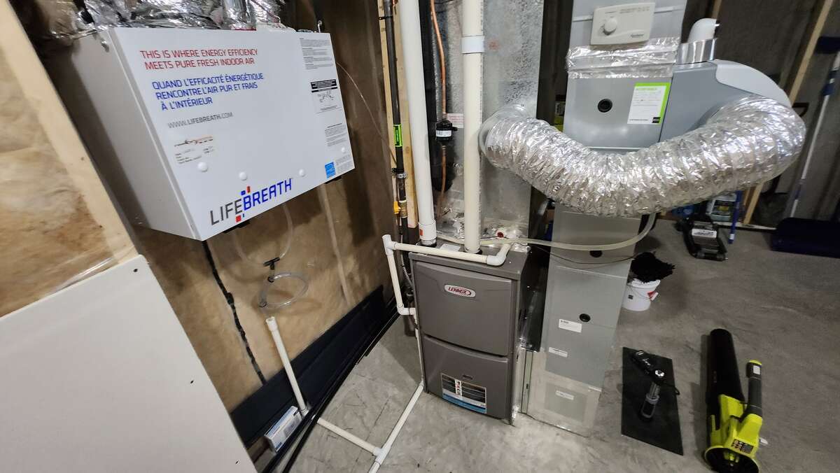 Lenox Furnace , Lifebreath HRV & Trane Air Conditioner w/ 8yrs warranty