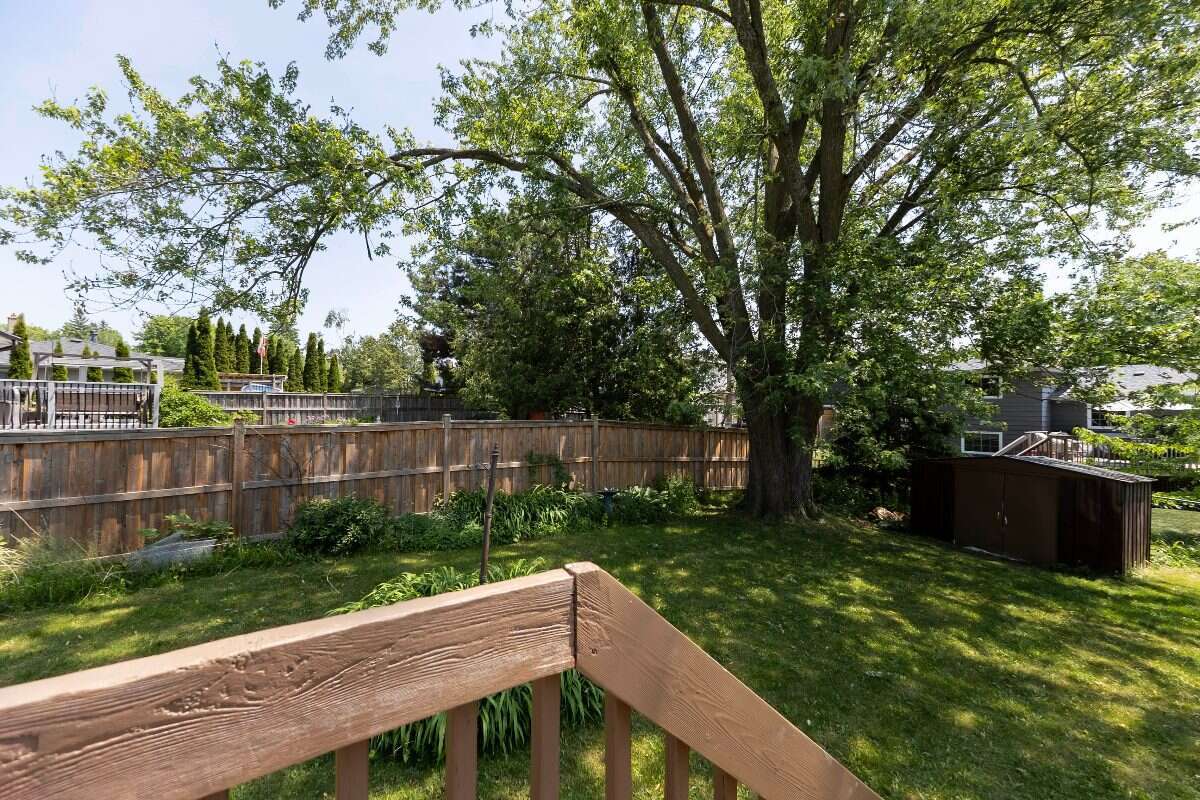 WELL KEPT RAISED BUNGALOW. Owned by Builder 25 yr