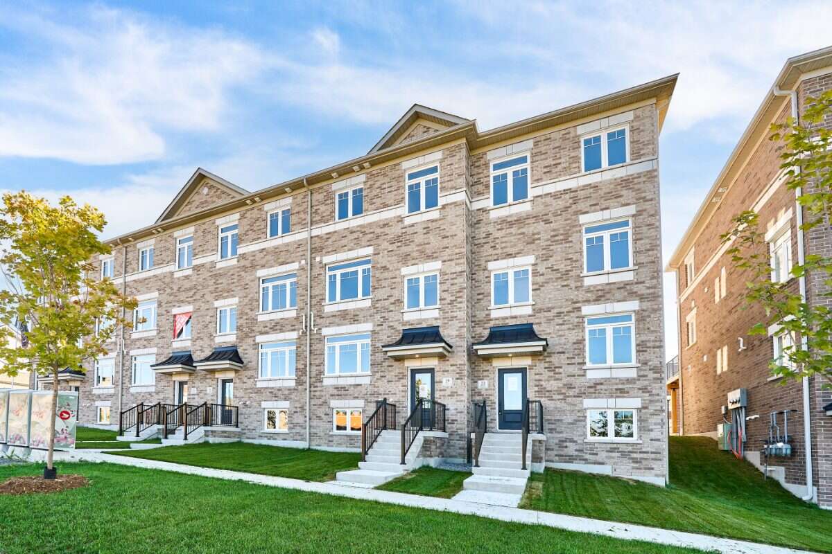 Move-In Ready 3-Bedroom Townhome in Newcastle