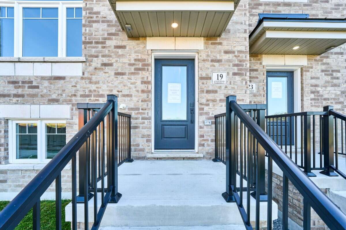 Move-In Ready 3-Bedroom Townhome in Newcastle