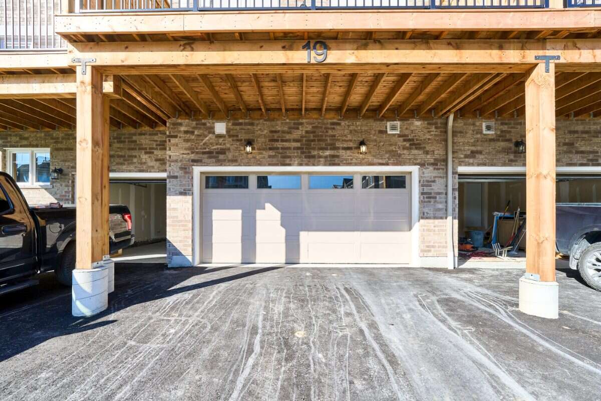 Move-In Ready 3-Bedroom Townhome in Newcastle
