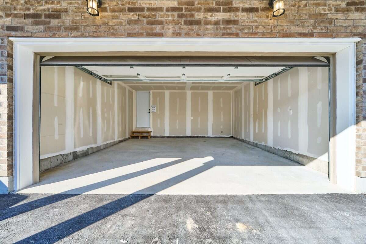 Move-In Ready 3-Bedroom Townhome in Newcastle