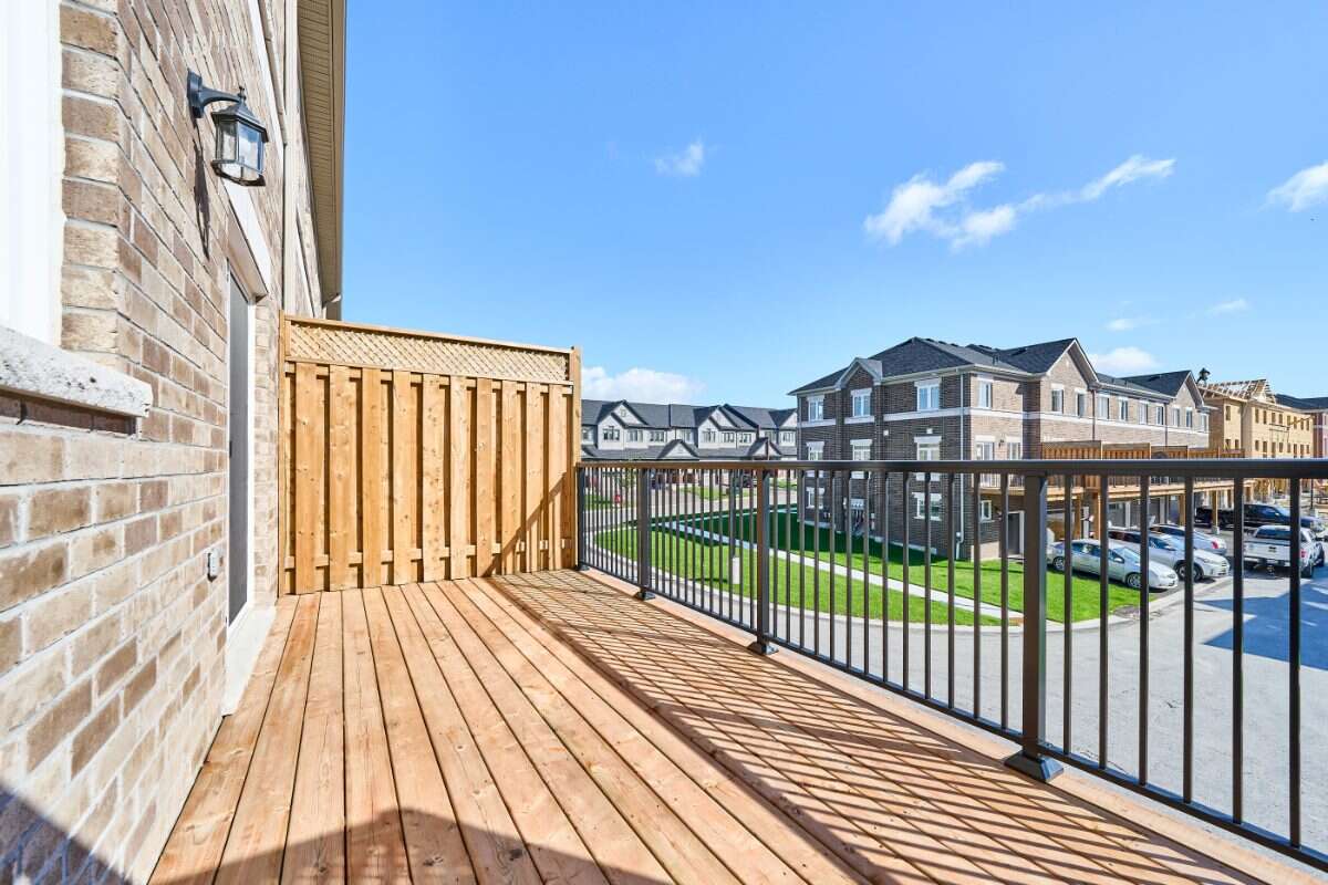 Move-In Ready 3-Bedroom Townhome in Newcastle