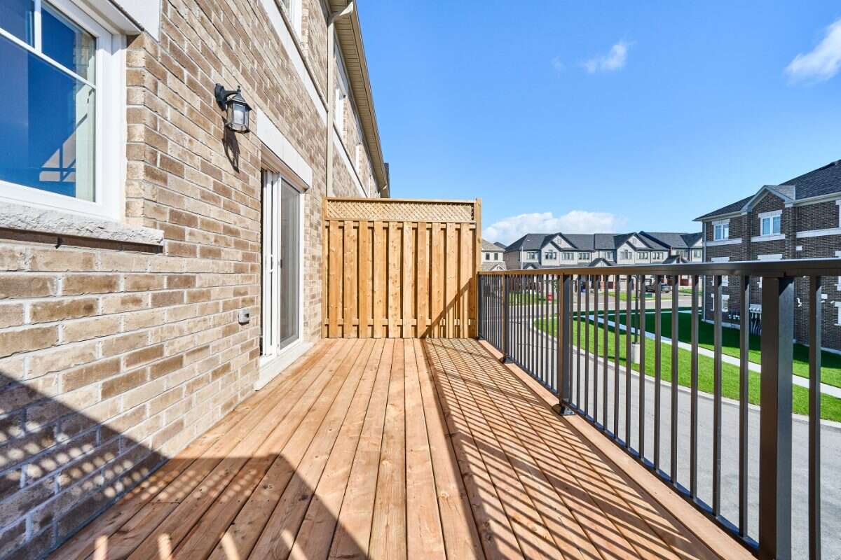 Move-In Ready 3-Bedroom Townhome in Newcastle