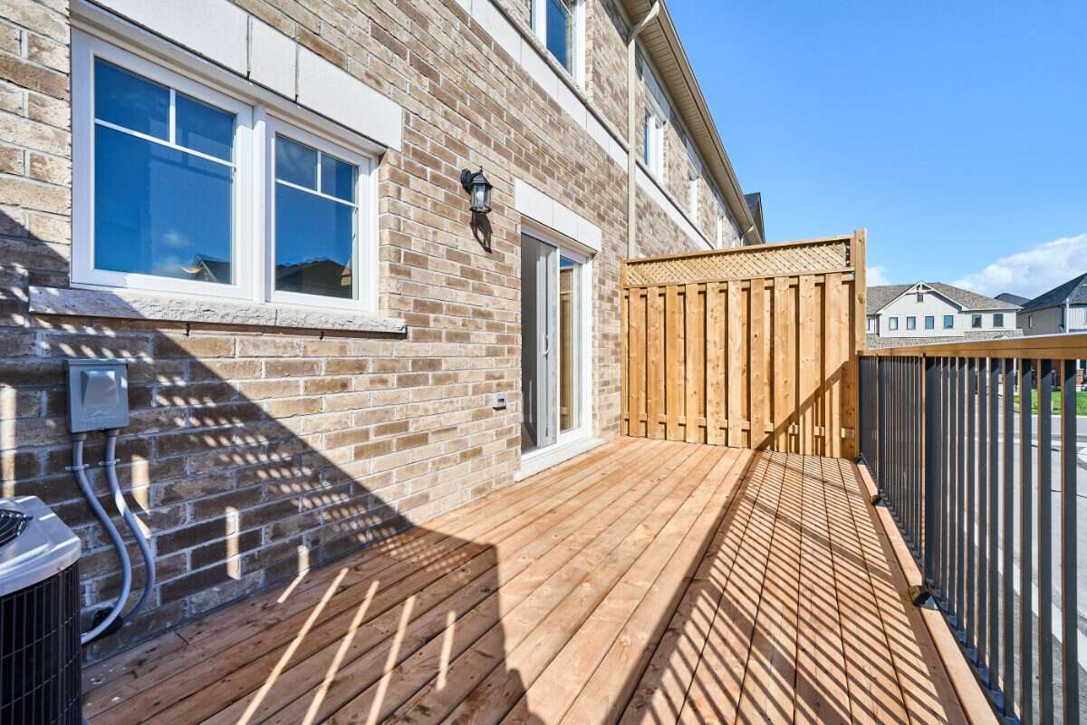 Move-In Ready 3-Bedroom Townhome in Newcastle