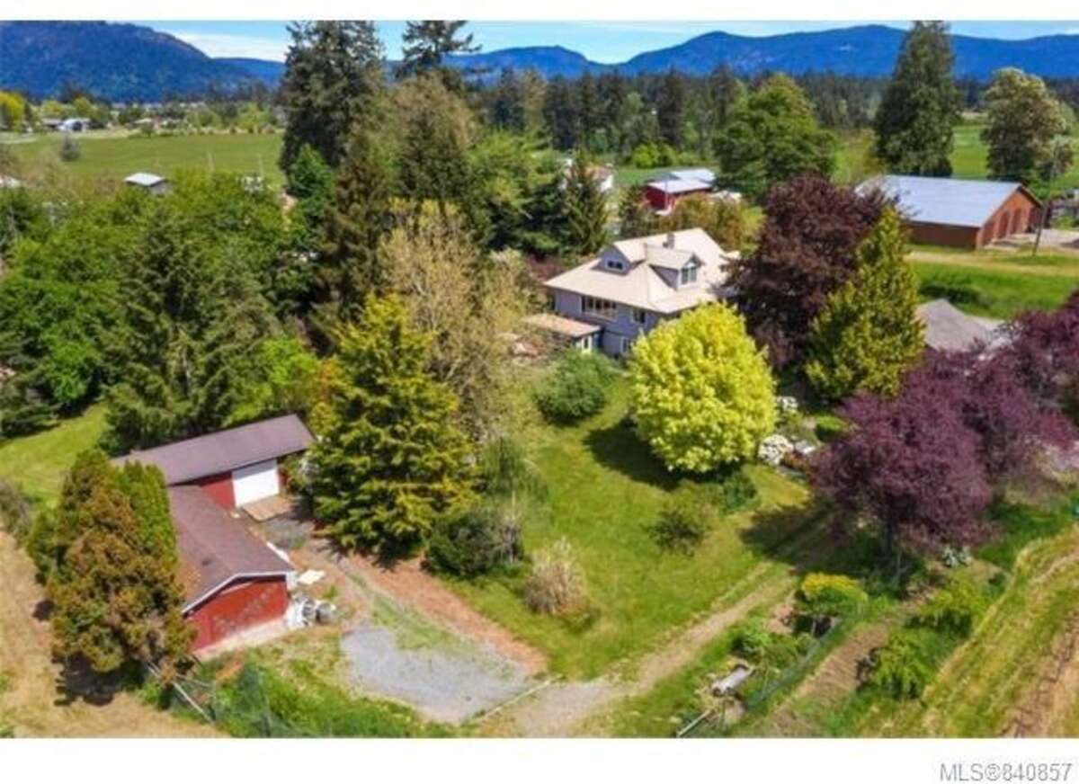 Farm / Acreage / Business with Property / Home-Based Business Potential / Ranch For Sale in Cowichan Bay, BC - 4+1 bed, 3 bath