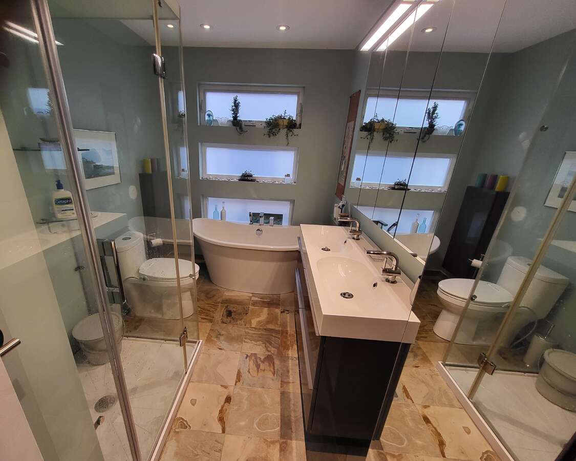 Main Bathroom