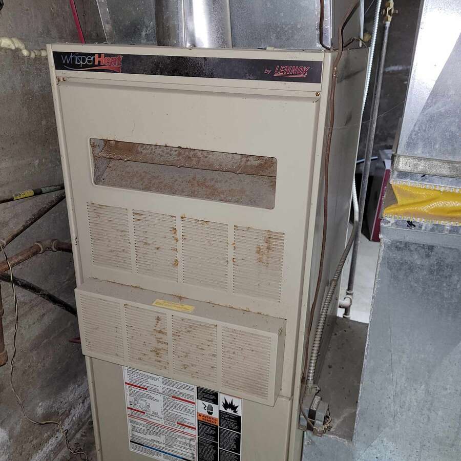 Lennox furnace. Has been maintained and there are no issues.