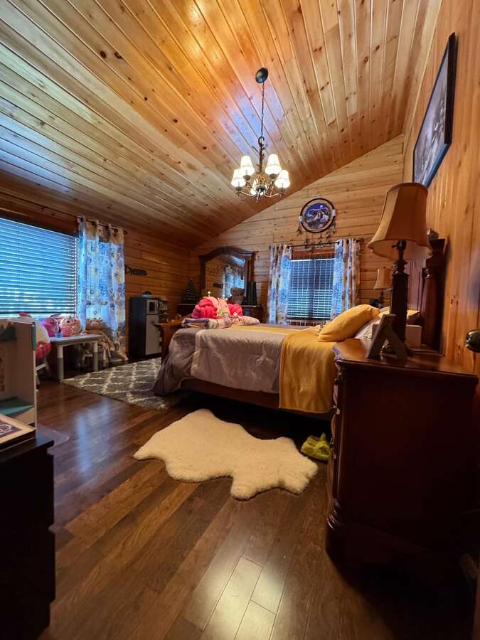 3rd bedroom upstairs