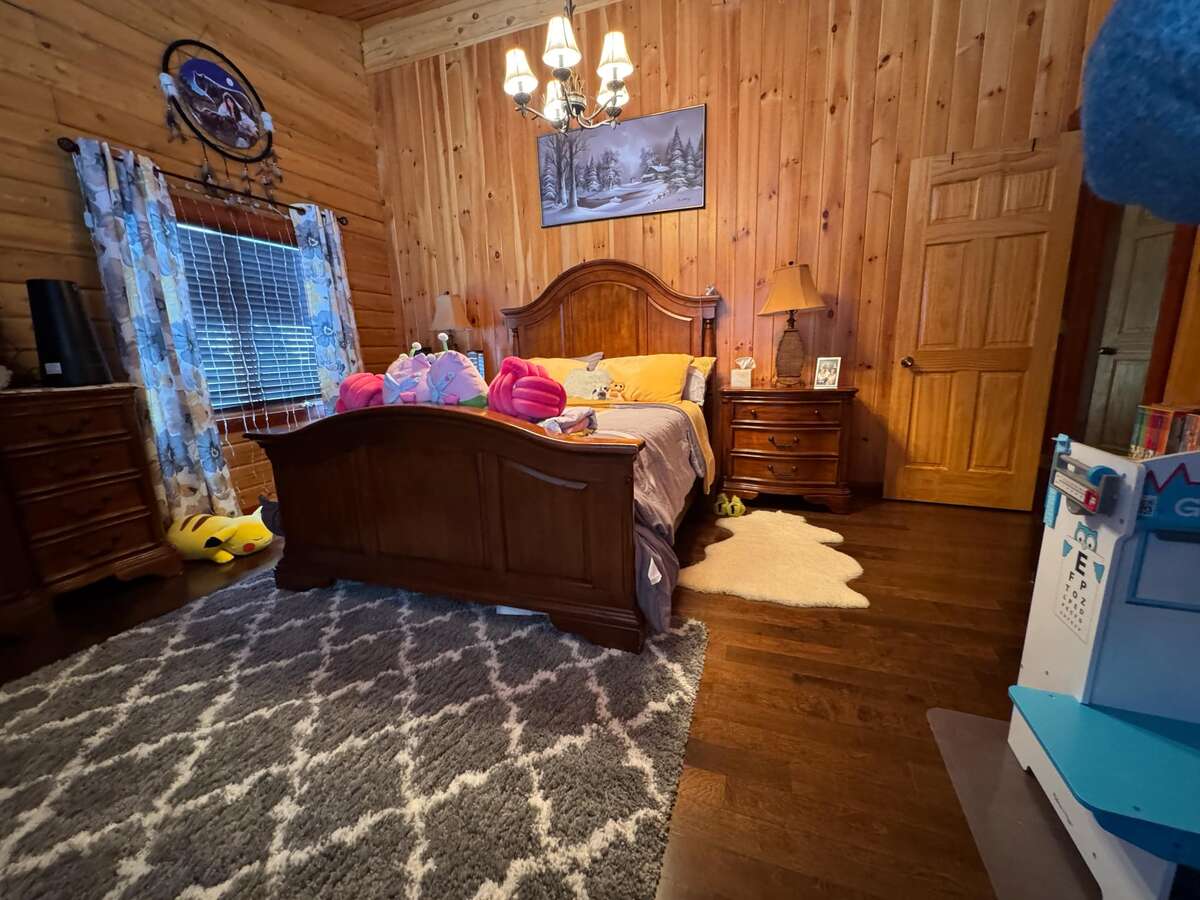 2nd bedroom upstairs