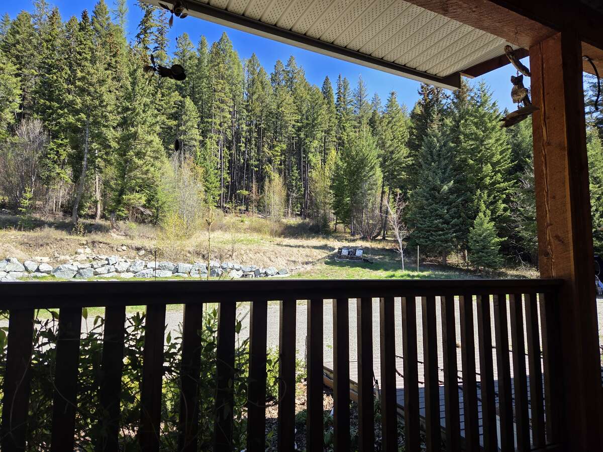 Beautiful acreage with mountain views!