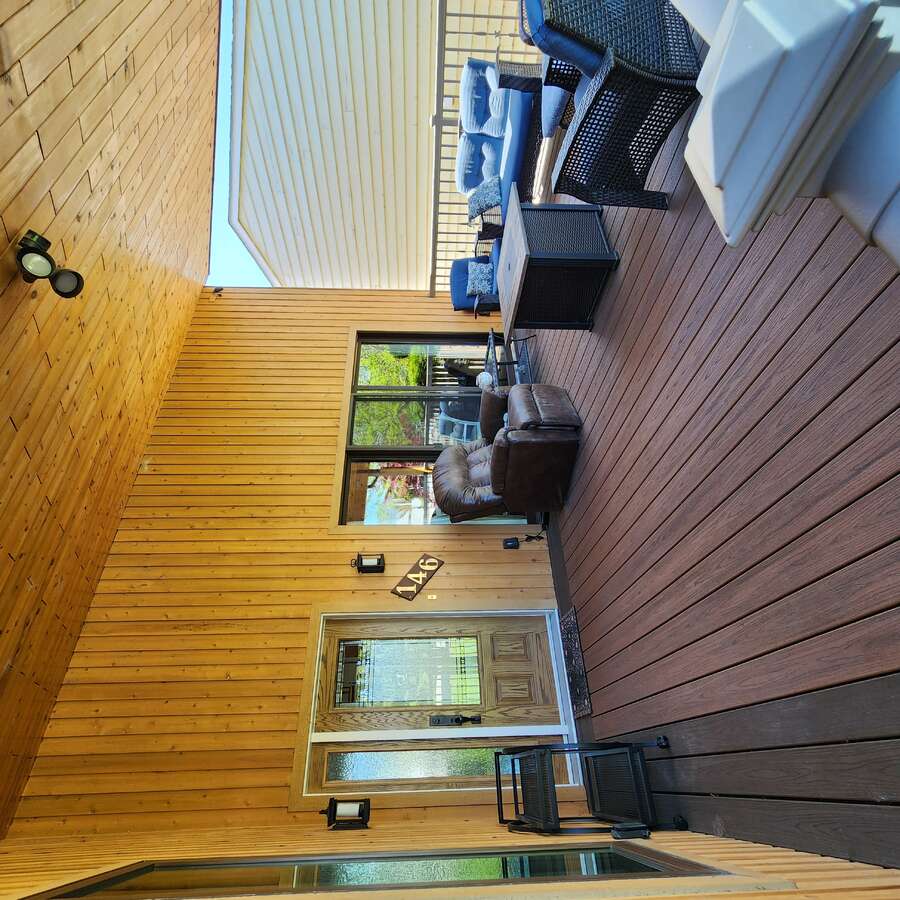 Outdoor room/Front Deck