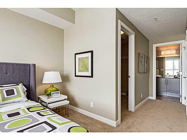 Condo / Apartment For Sale in Calgary, AB - 1+1 bed, 1.5 bath