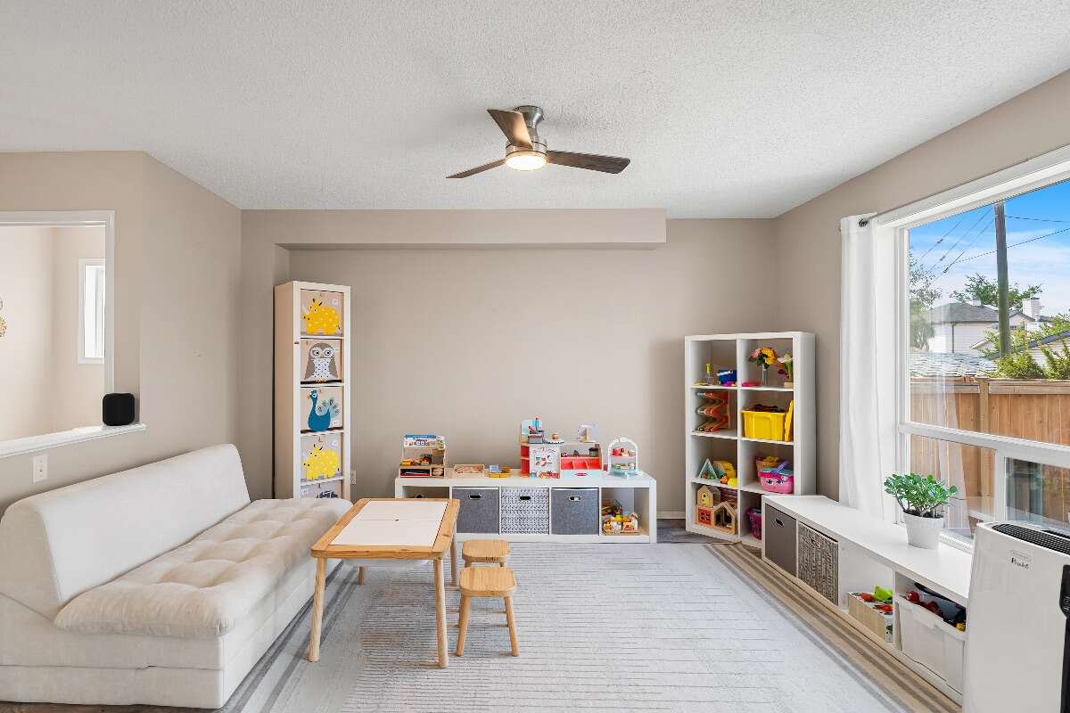 Many modern upgrades, close to amenities & parks