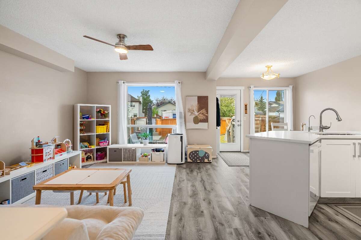 Many modern upgrades, close to amenities & parks
