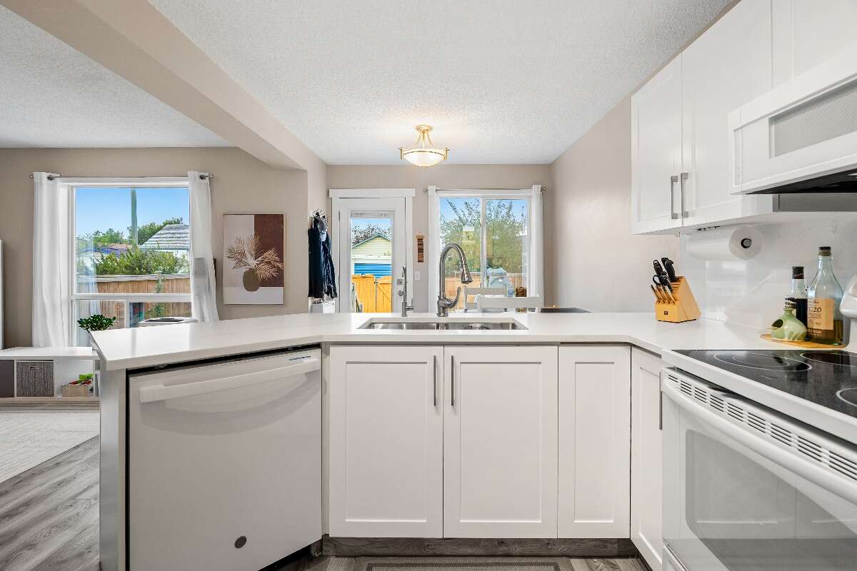 Many modern upgrades, close to amenities & parks